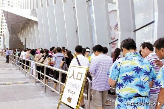 出国旅游买东西必须免税店买吗,出国旅游疯狂购物