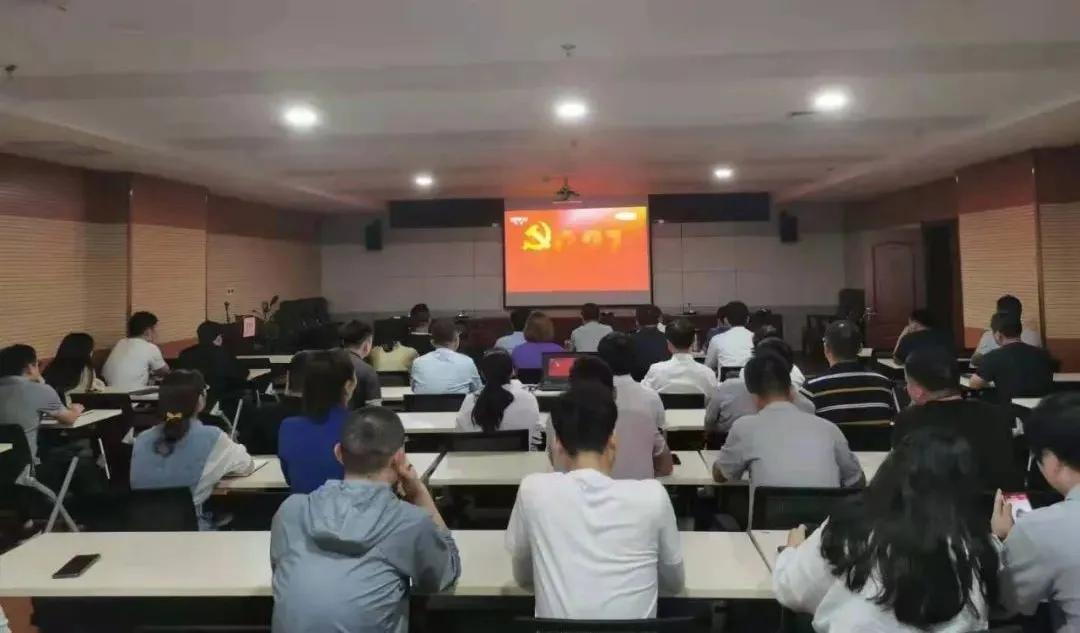 杨凌示范区组织收听收看庆祝中国*产党共**成立100周年大会实况转播