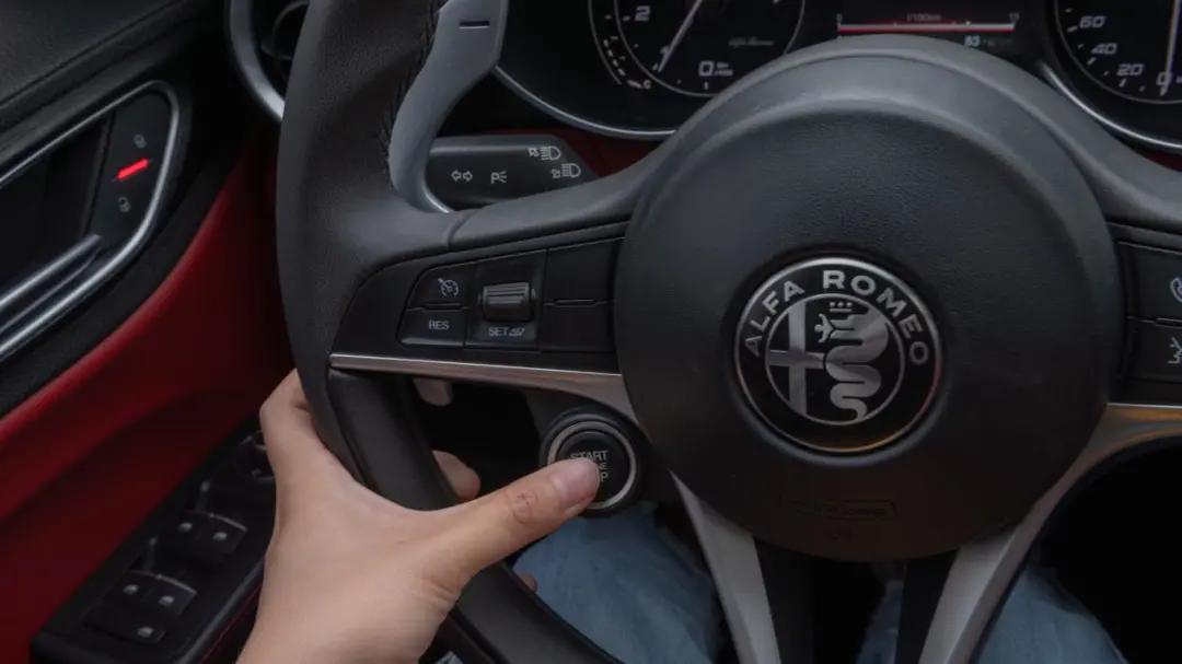 意大利风情满载的阿尔法罗密欧Giulia，还有个名字叫做“勇气”