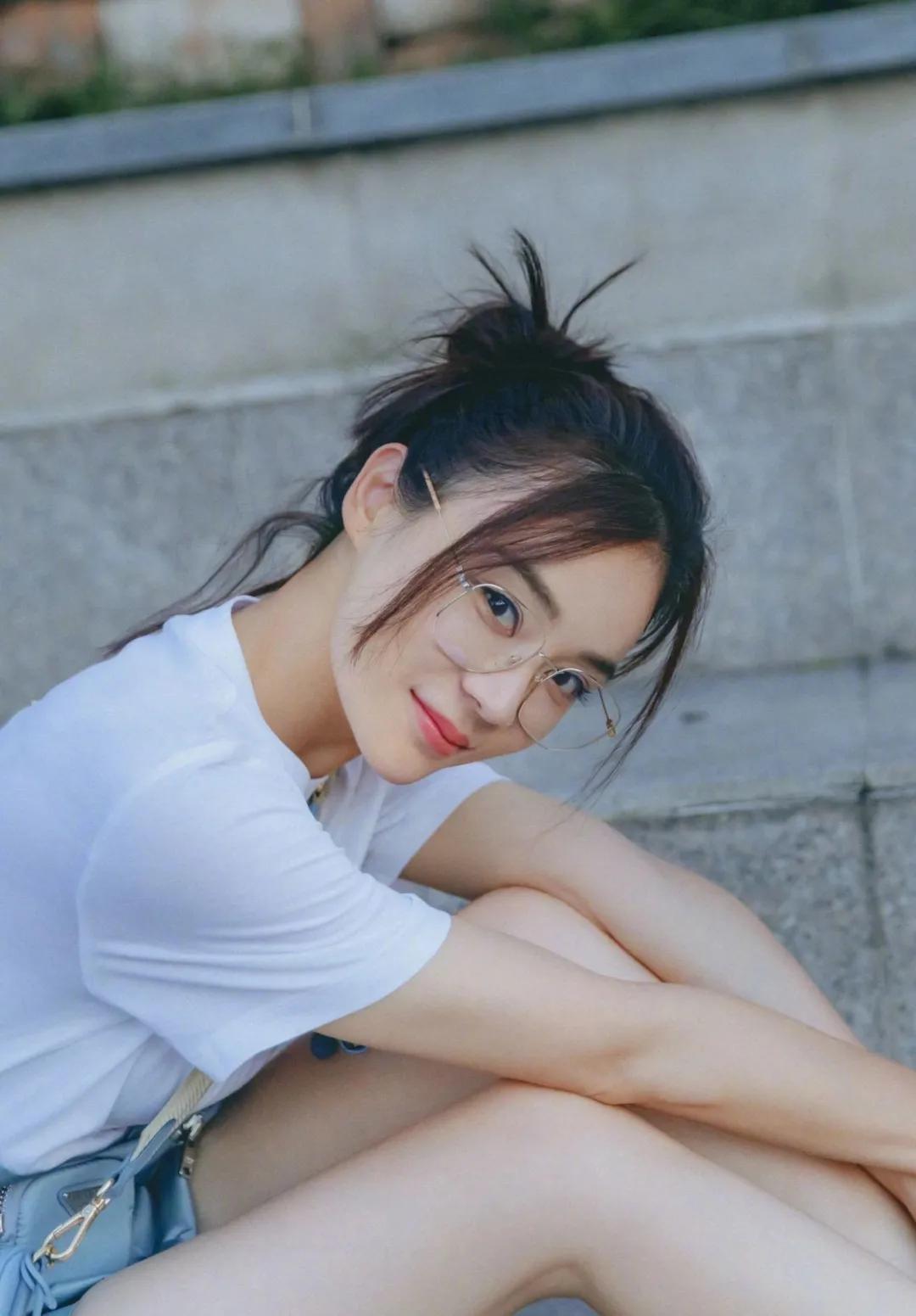 曾经的千里马,如今的白眼狼?于正与“于女郎”们的爱与恨