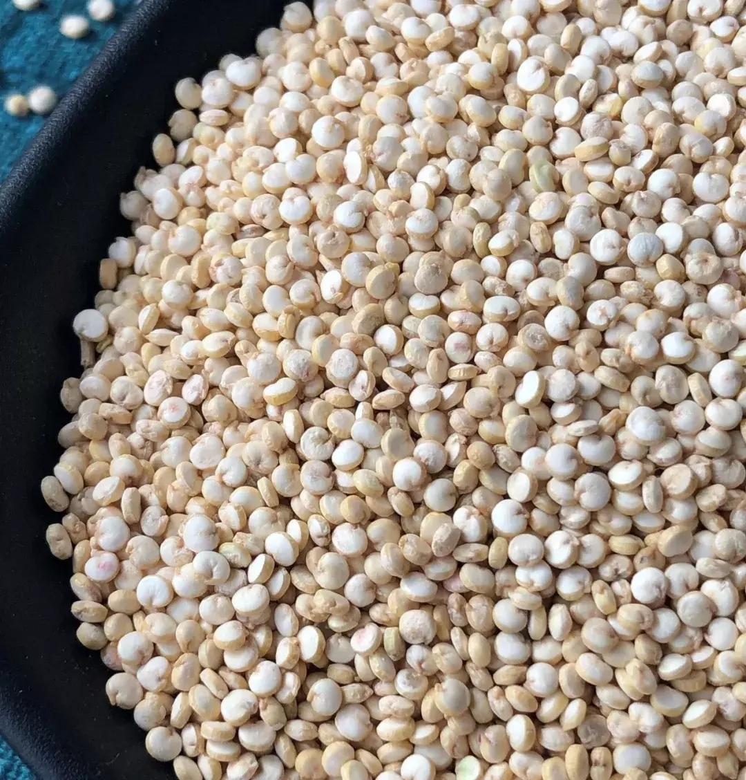 宝宝米粉冲调后有黑色细小杂质,宝宝米粉里为什么含大豆制品