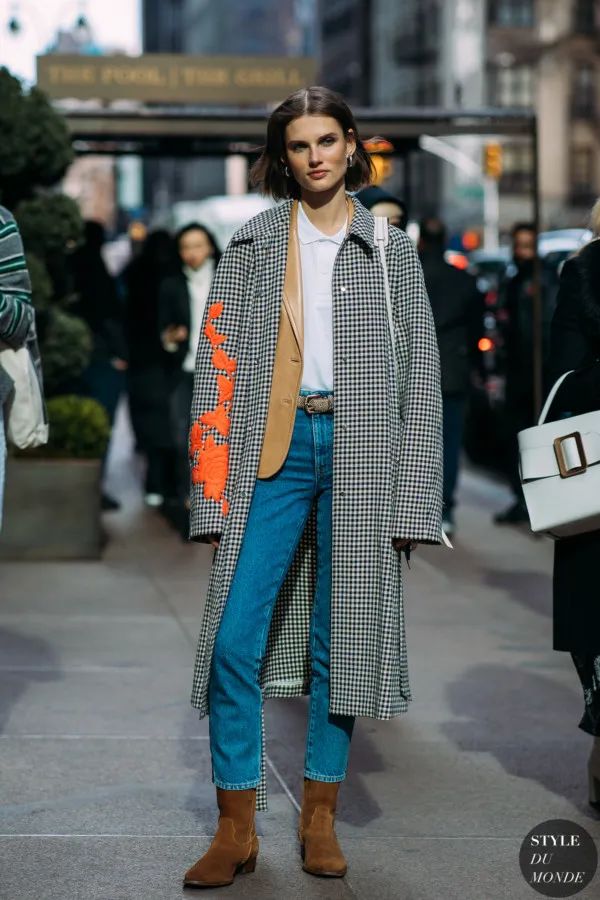 黑白格纹大衣怎么搭配好看,戴帽子黑白格纹大衣怎么搭配好看