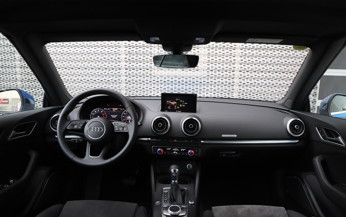 奥迪下一代四座敞篷,奥迪车系大全敞篷跑车2门