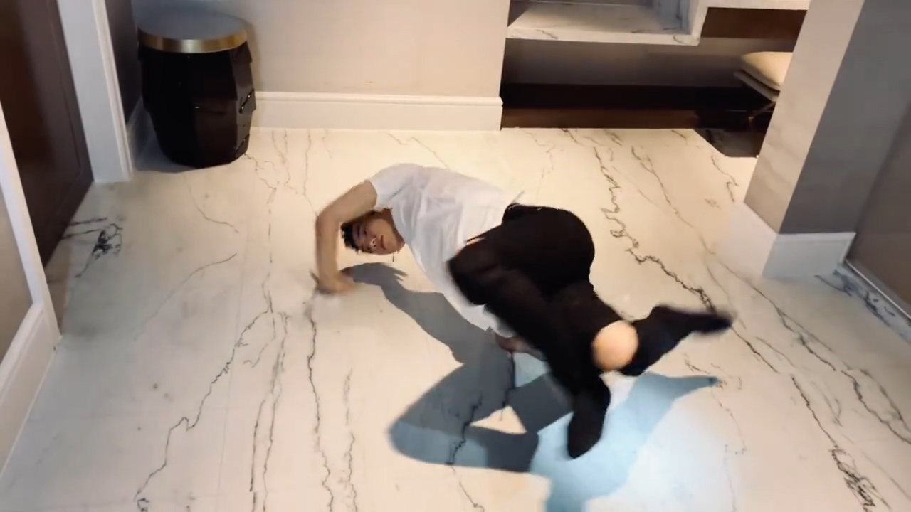 王子异面对质疑小鬼回击跨界歌王,王子异极限挑战发现熊