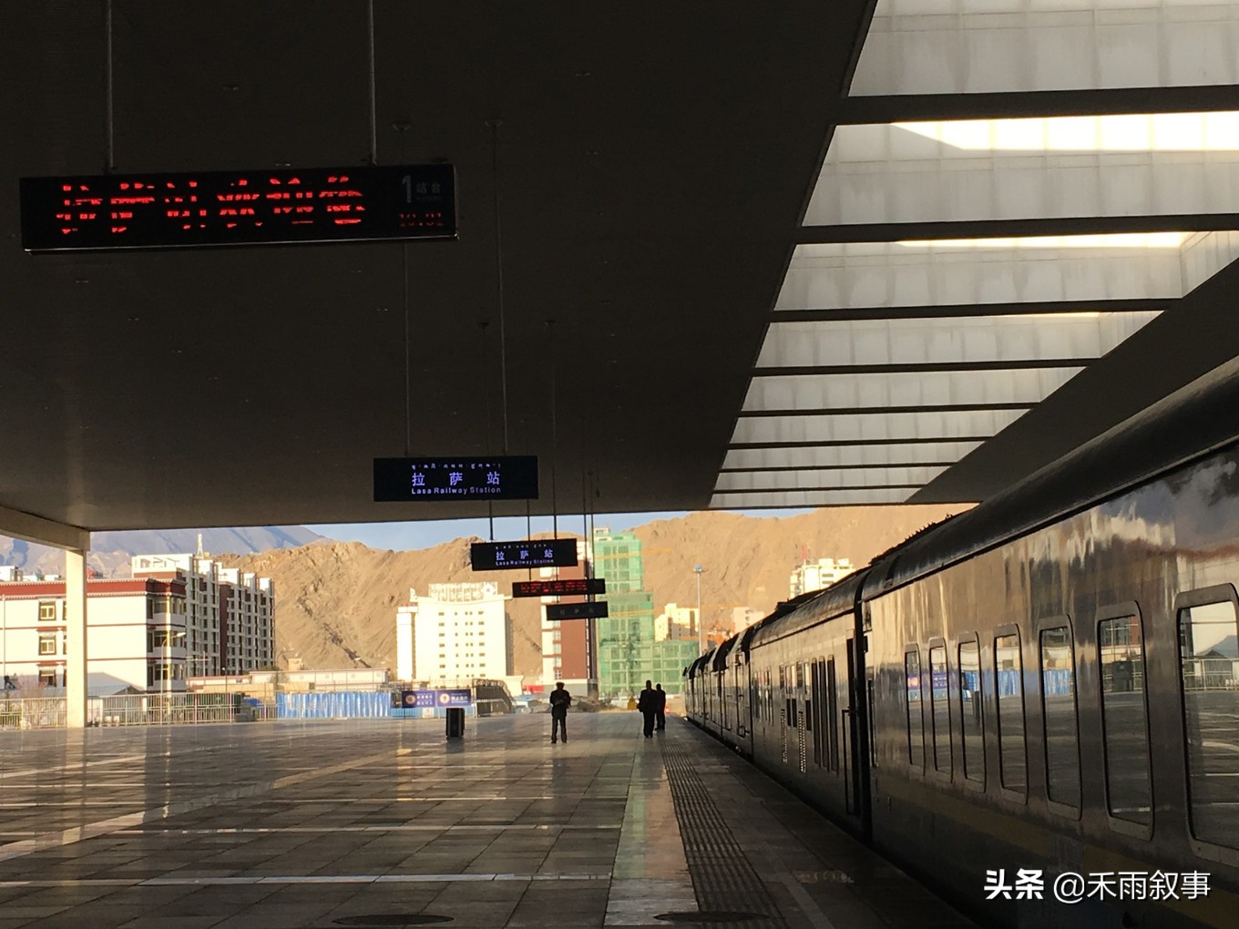 坐上火车去拉萨的途中煎熬吗,坐上火车去拉萨一路颠沛流离