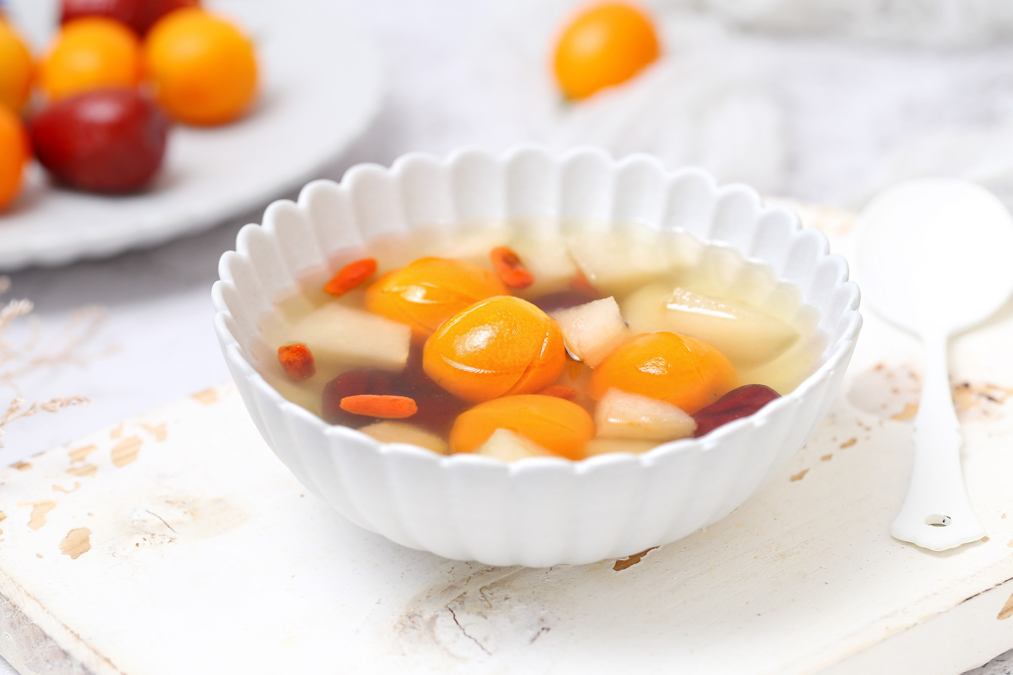 秋季天气干燥能润肺润喉的糖水,适合换季喝的糖水