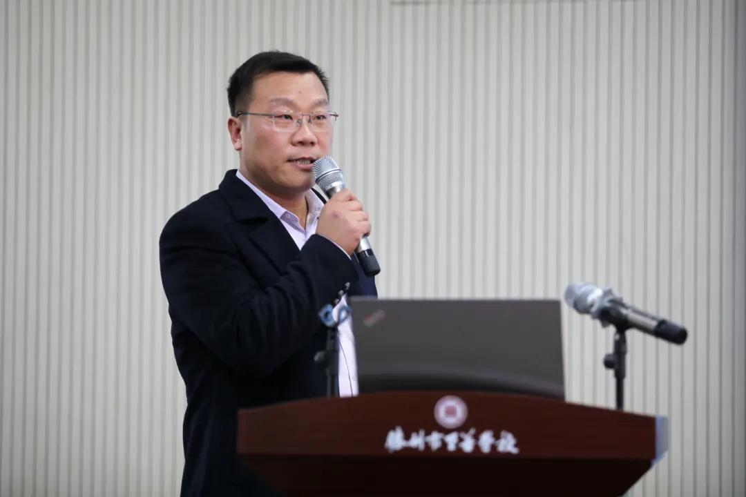 “赢在新课堂·走向卓越”初中校长论坛活动在滕州市至善学校举行