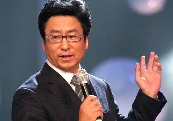 中央电视台名嘴白岩松现状,白岩松被年轻人怼说明什么