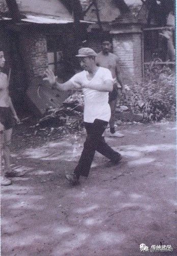 武术步法灵活练习方法,武术中的移形换位身法步法练法