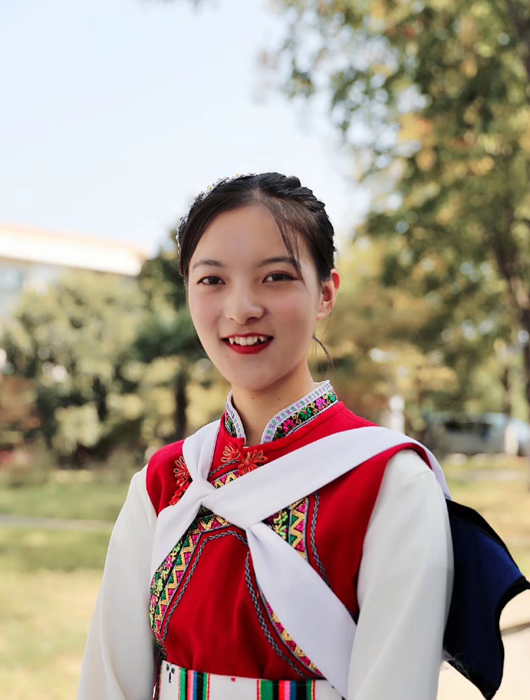 少数民族美女风景图,少数民族美女唯美图片