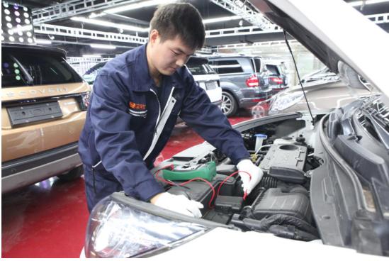 查博士鉴定二手车,专业检测鉴定评估二手车