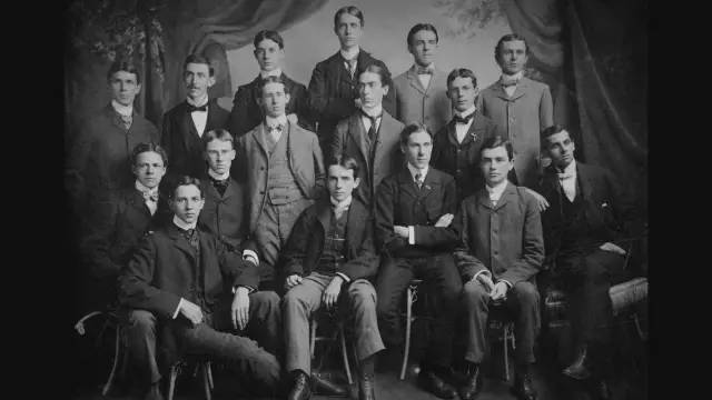 美国大学里的兄弟会究竟是一种怎样的存在？