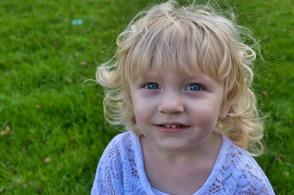 夏天宝宝长痱子有什么好办法吗,夏天宝宝长痱子怎么办