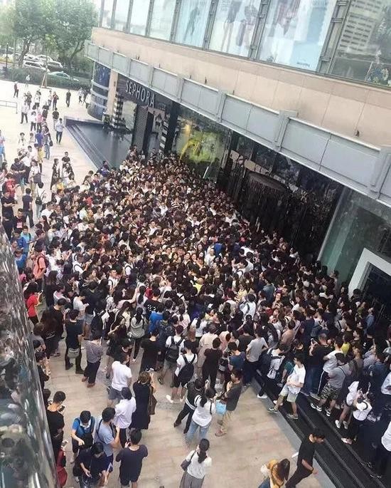 那些曾经昙花一现的过气潮牌,那些让你出乎意料的跨界潮牌