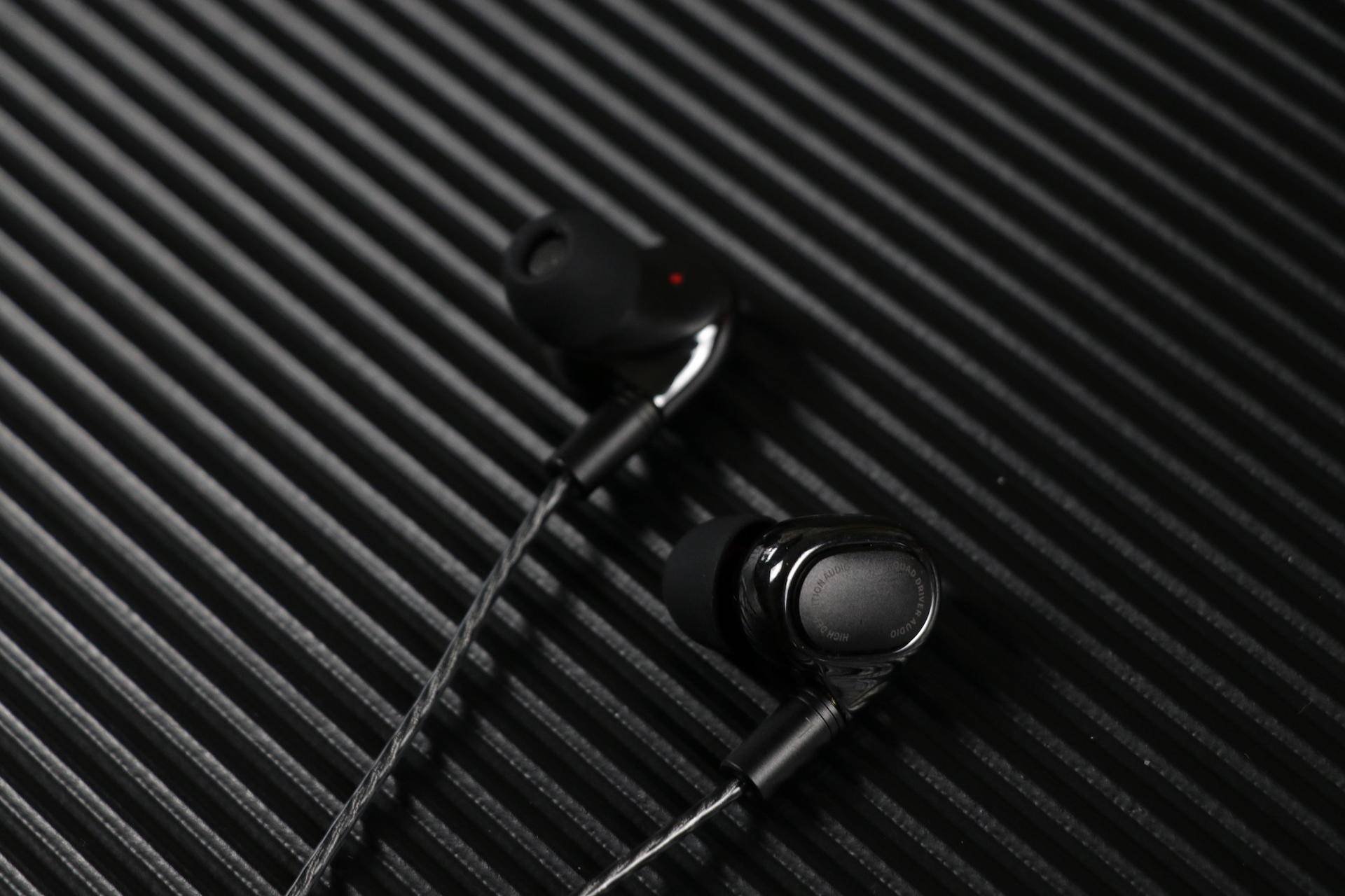 小米耳机圈铁和双动圈哪个好,小米圈铁pro和小米双动圈耳机测评