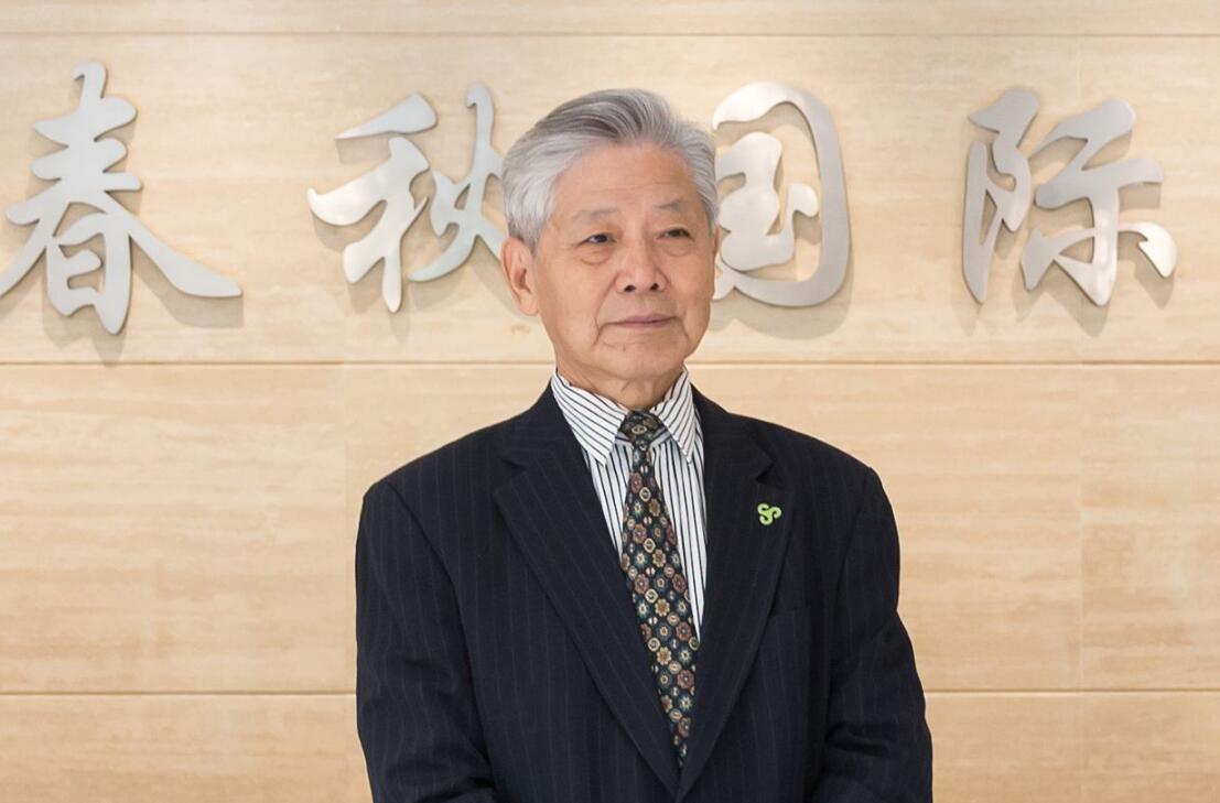 他因推出“一元钱机票”，而被物价局罚款15万，后成功为自己正名