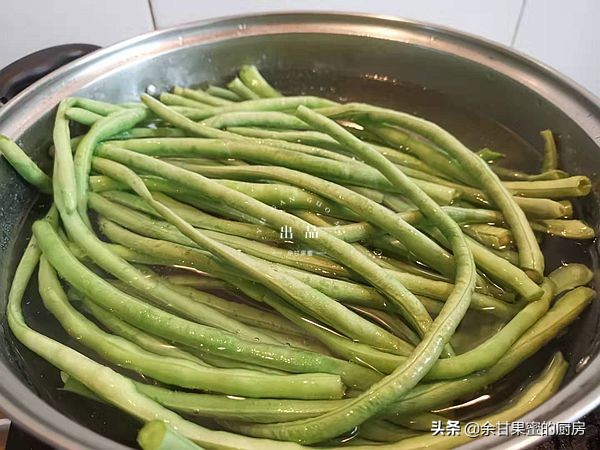 豆角饺子馅炒一下放什么调料好吃,豆角胡萝卜鸡蛋饺子馅怎么做好吃