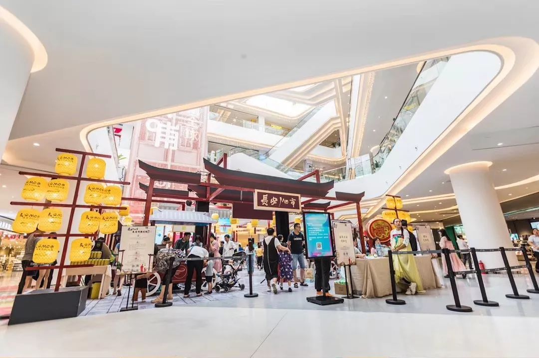 西安赛格品牌大升级!瑞幸和COACH做邻居,西安商业8月迷幻现实