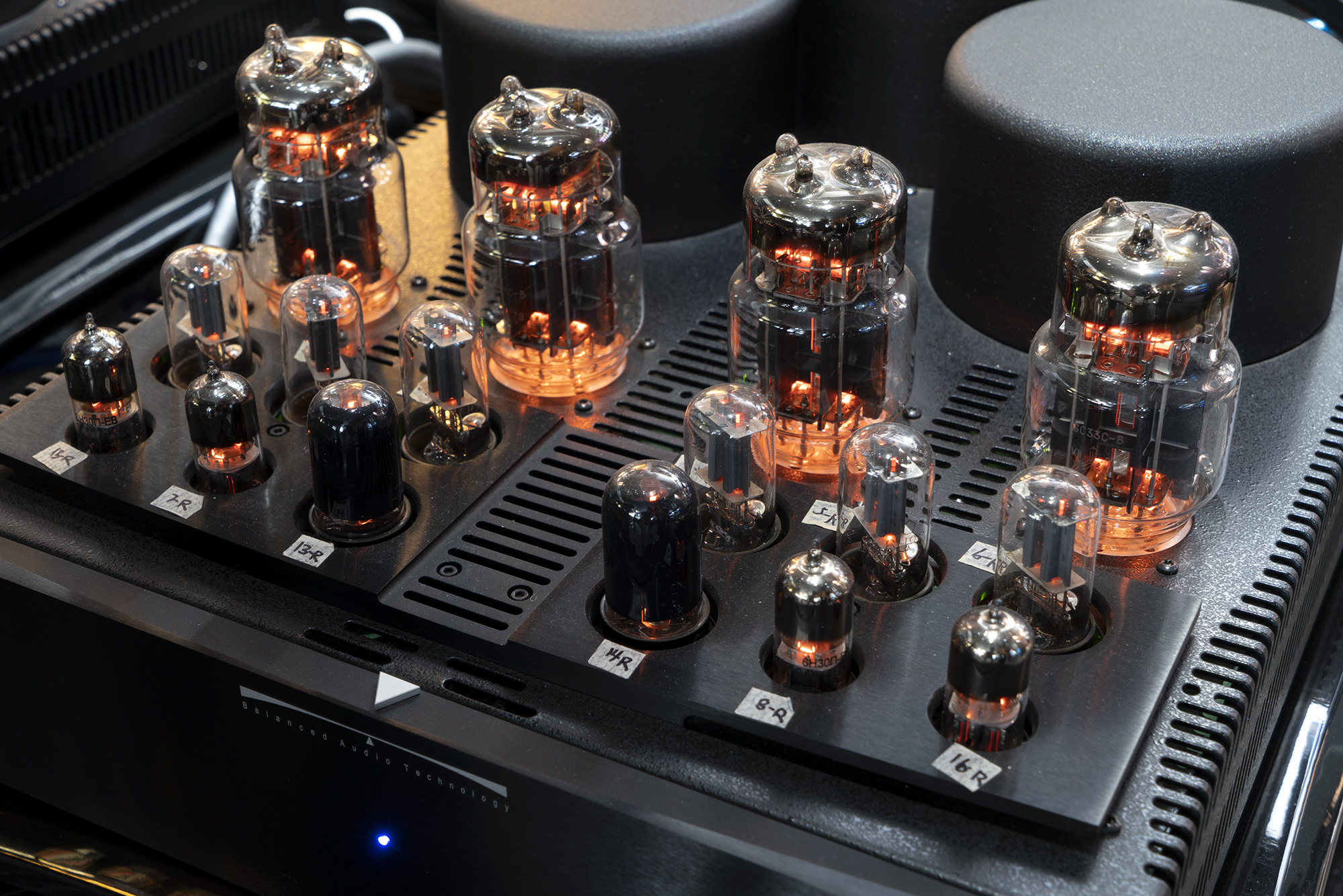 中坚力量——评AQPassionTeen书架式音箱