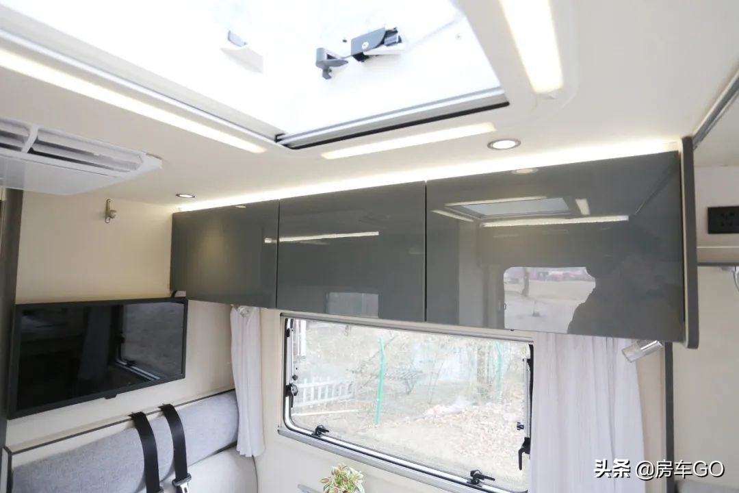 2.0t自动挡四驱越野房车13万左右,2.0t发动机8at轻卡房车