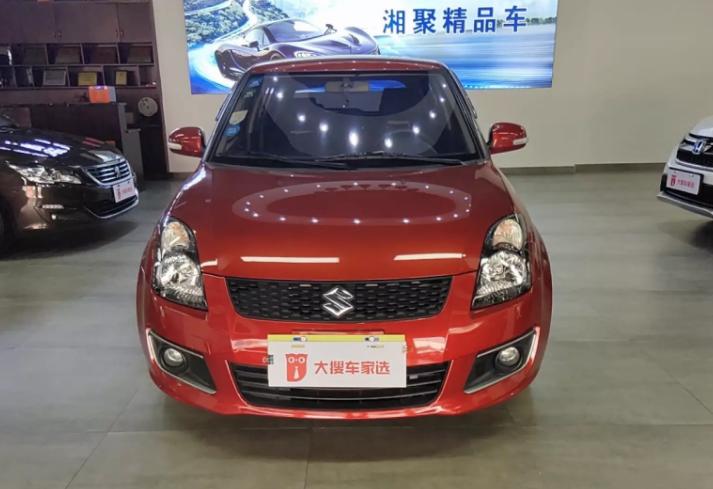 二手车买铃木雨燕好还是飞度,老款雨燕对比飞度