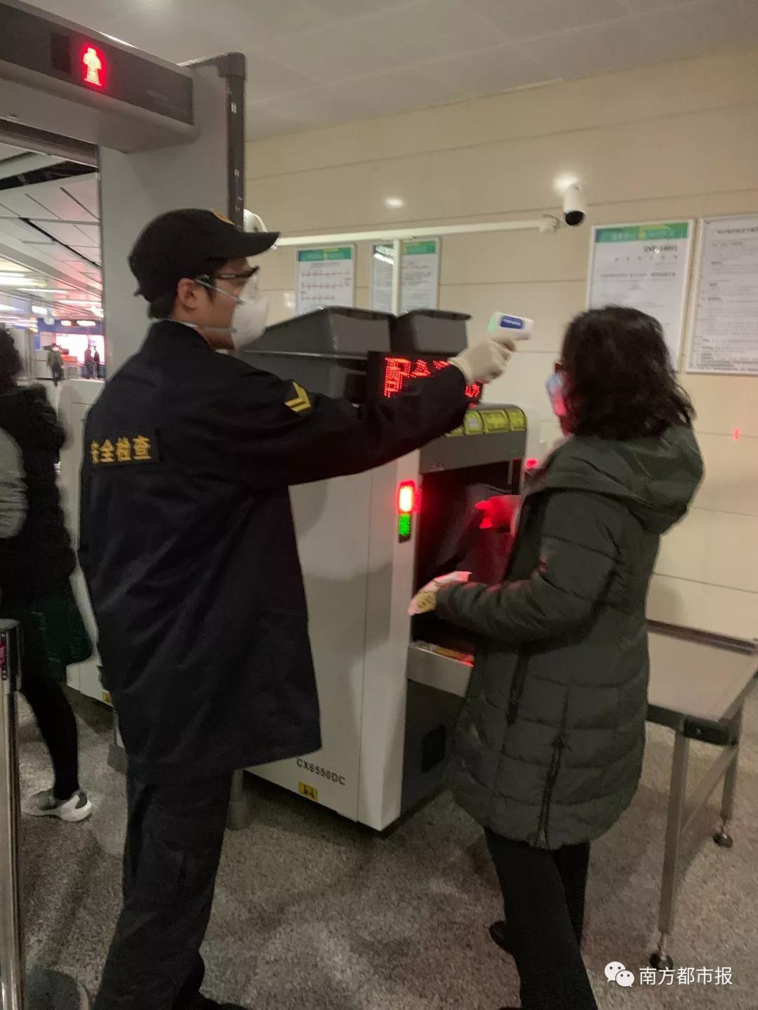 深圳复工第一天地铁站图,复工第一天的地铁