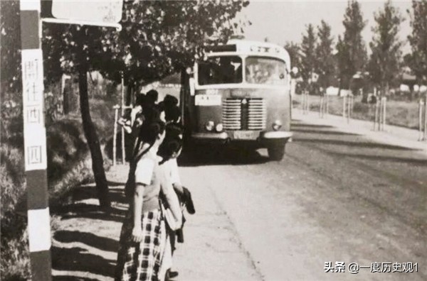 荷兰贵族女孩嫁中国工人，相依60余年依旧“青梅竹马”