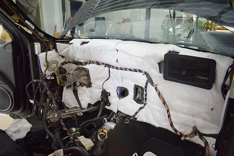 佛山首指-大能汽车隔音,吉普汽车隔音改装大能、大麦隔音除异味