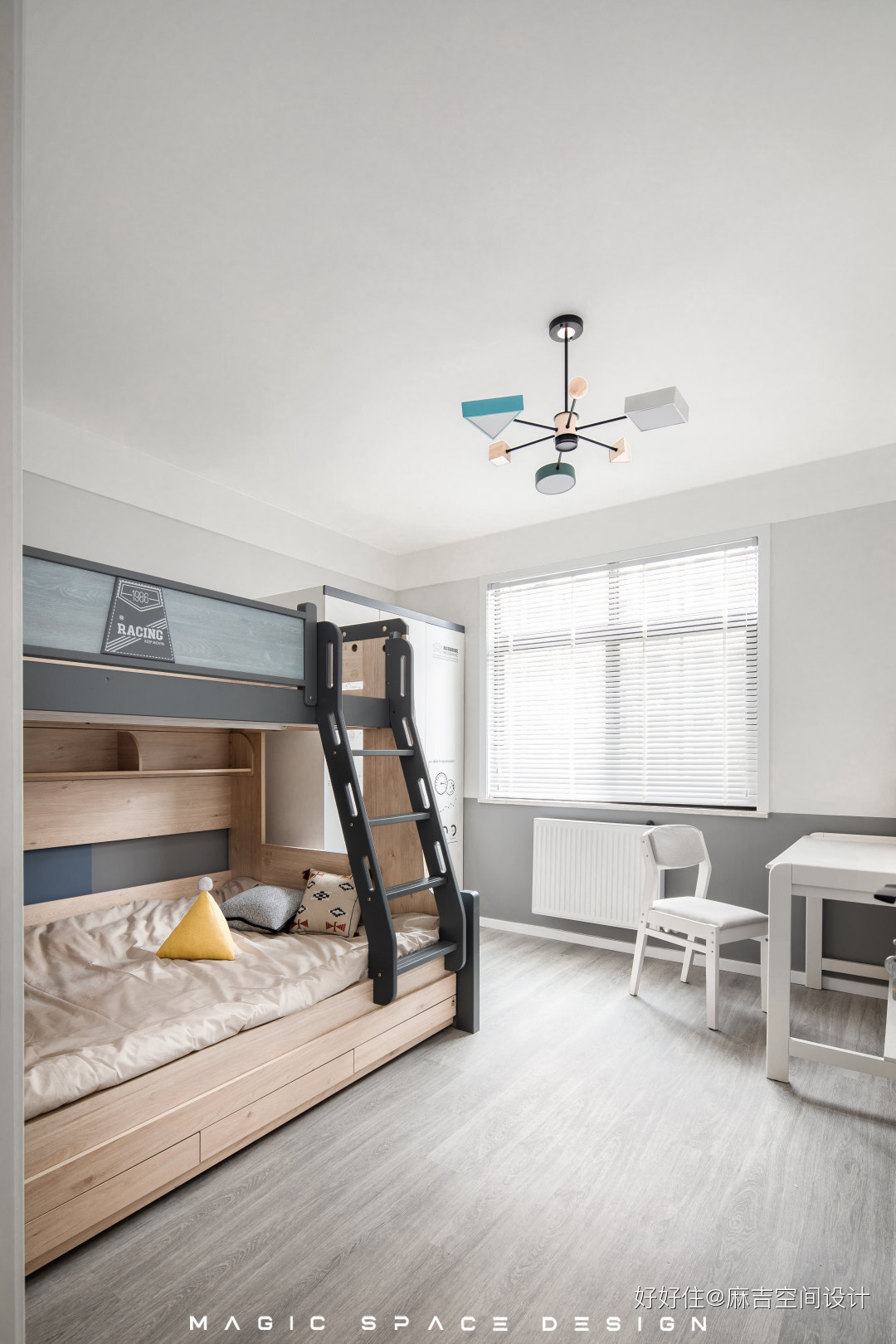 170平客厅阳台现代简约设计,北阳台西厨现代轻奢