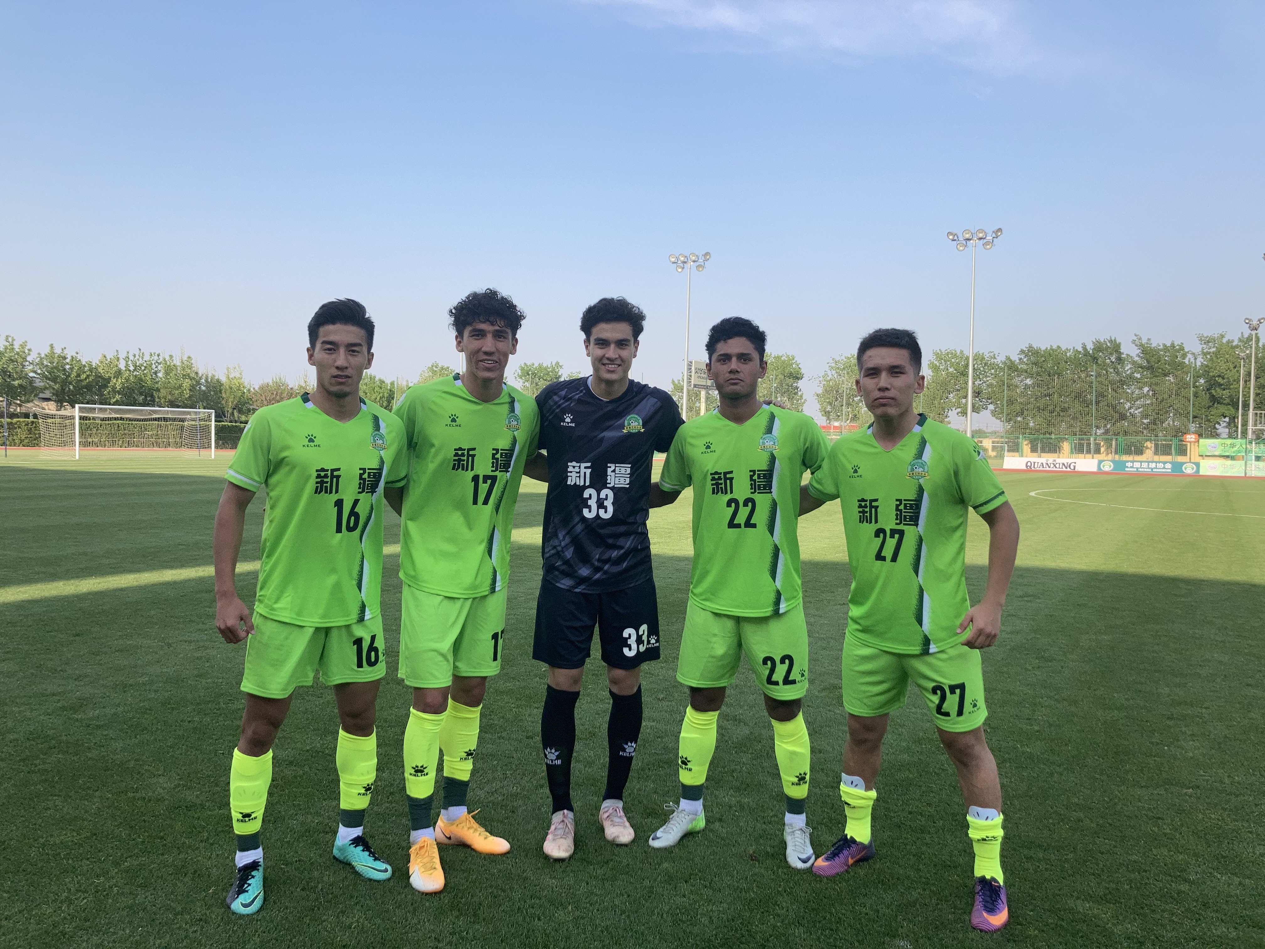 聚是一团火，散是满天星，这些缔造*疆新**足球历史的儿子娃娃们