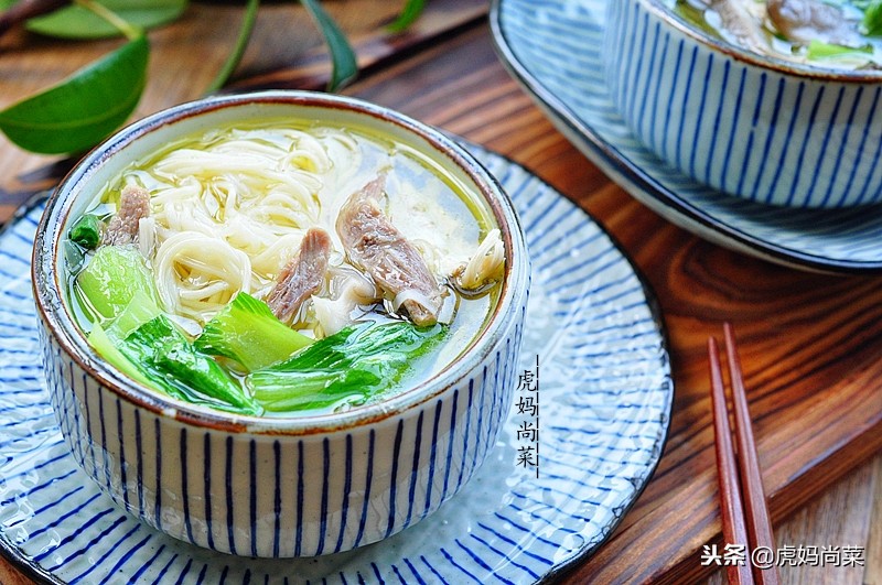 养胃鸡汤面,适合感冒吃的鸡汤面