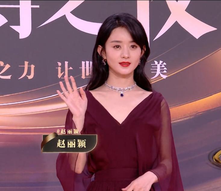 微博之夜杨颖杨幂讨论热巴,微博之夜迪丽热巴与邓超