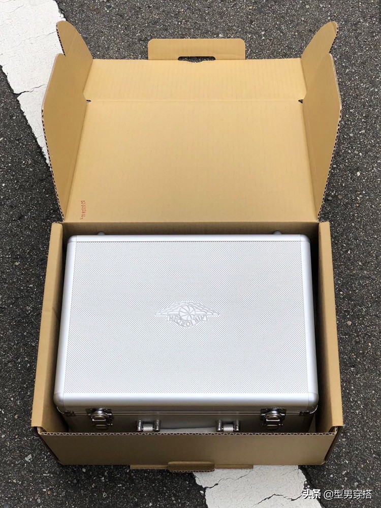 活久见！联名款买不到，就连鞋盒我也不配了