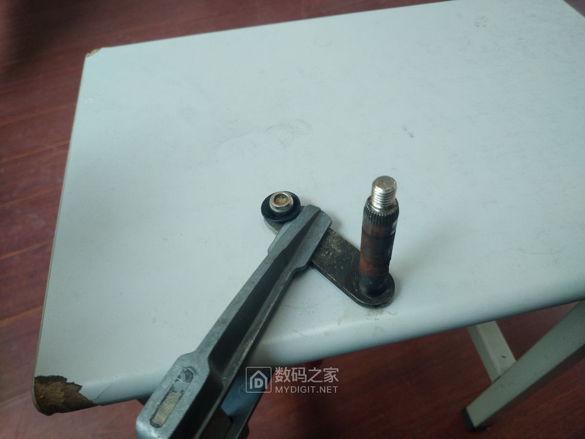 最老款长城c30怎么换雨刷,长城c30雨刷器喷嘴拆卸视频