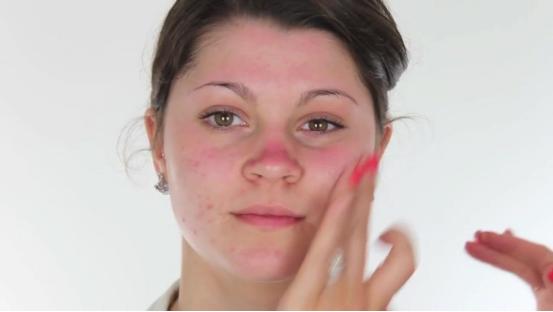 皮肤暗黄无光泽一招教你快速改善,怎么解决皮肤粗糙无光泽