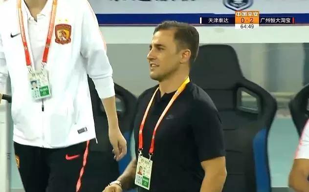 埃尔克森精彩进球,埃尔克森单刀钟摆过人