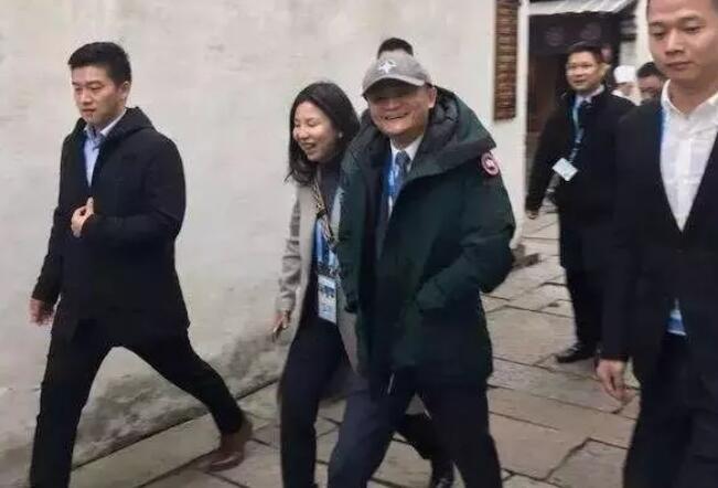 加拿大鹅股价暴跌，波司登受益？加拿大在中国品牌盘点你知道多少