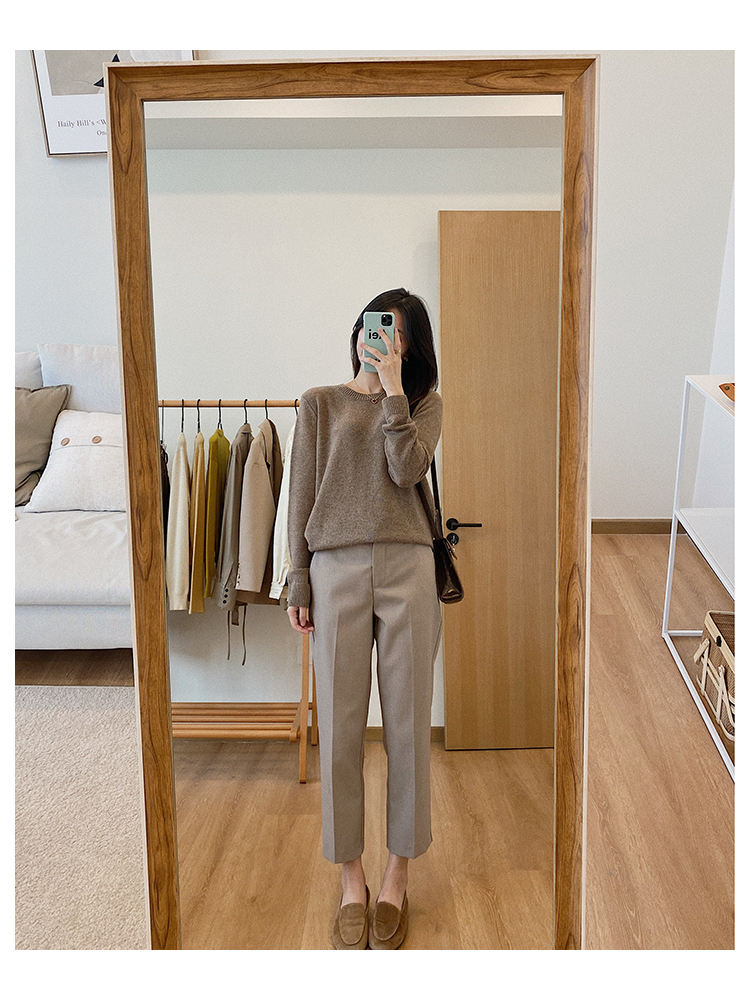 v领与圆领哪个更显气质,v领怎么不流行了