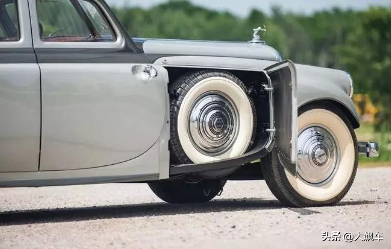 后备箱放备胎地方在哪呢,后备箱下面除了备胎还有什么