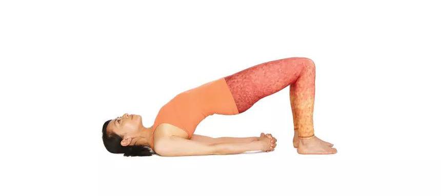 瑜伽前屈不会转动骨盆怎么办,瑜伽前屈时臀部疼是怎么回事