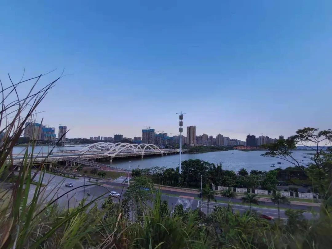 防城港一日游：我和大刘酸了，想在这边买房