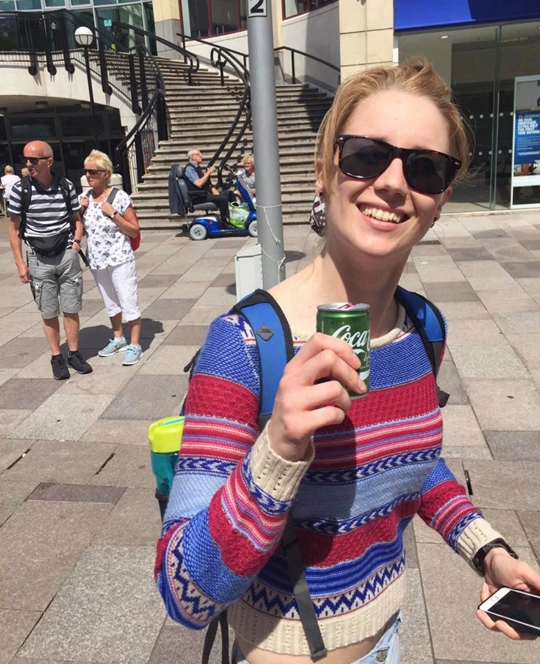 英国女孩患病,英国女子患怪病