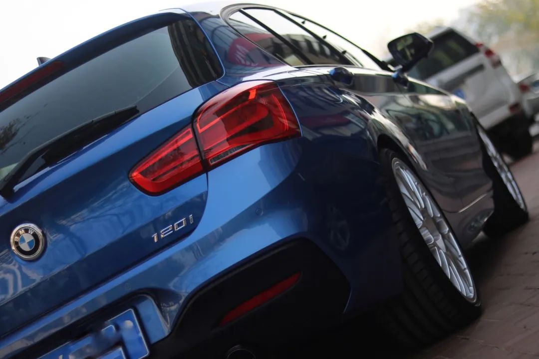 怪兽改造跑车视频,宝马f20120改装