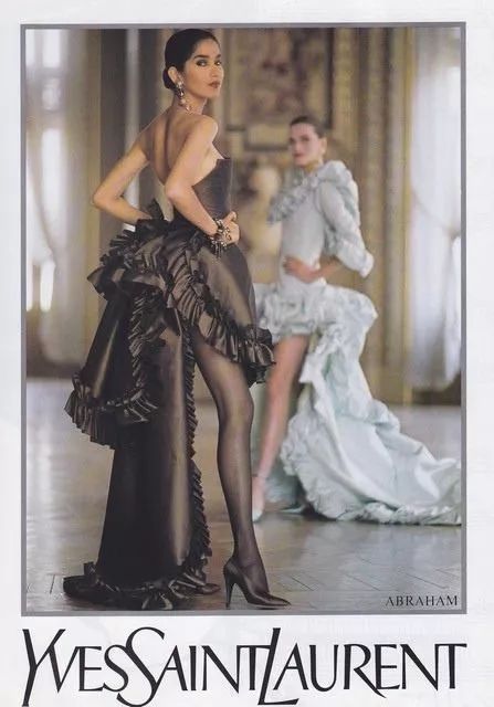 那个卖口红的YSL，教会女孩不色情的穿黑*袜丝**