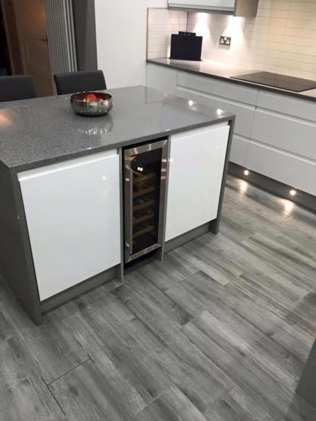 小厨房装筒灯效果图,厨房蜂窝板装筒灯效果