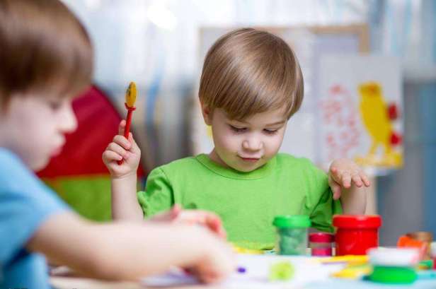 手指每年春天就起泡脱皮怎么治疗,手指起泡脱皮是什么原因