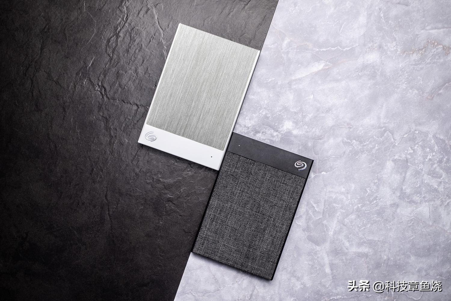 移动硬盘加密保险箱,可加密访问的硬盘柜