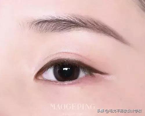 超小眼单眼皮画大眼妆教程,小眼睛眼妆怎么画显大又干净教程