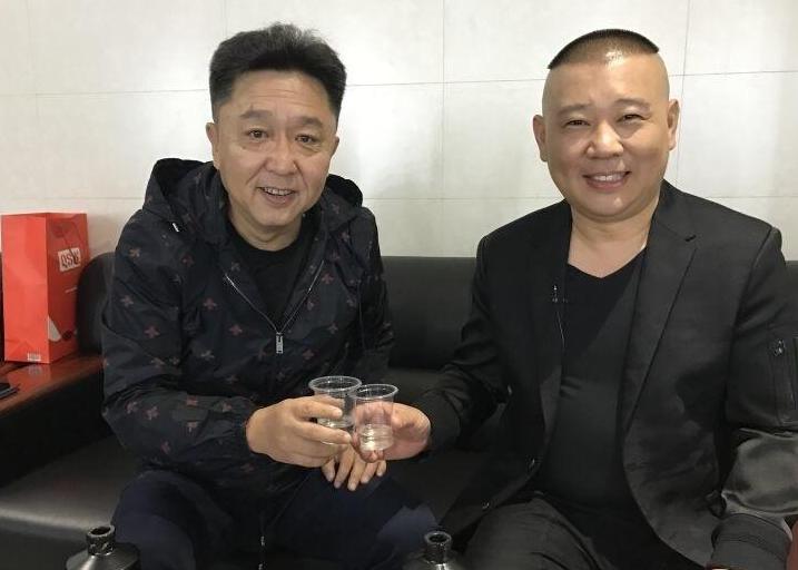 烧饼曹鹤阳打灯谜崩溃,郭德纲于谦烧饼曹鹤阳打架完整版