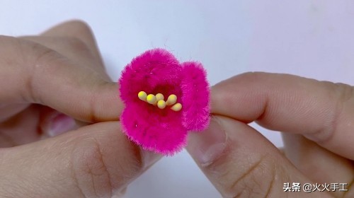 春天来啦手工创意扭扭棒,手工红梅花制作